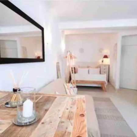 Διαμέρισμα Cosy Situe En Plein Coeur Du Vieil Antibes. Αντίμπ