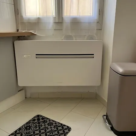 Cosy Situe En Plein Coeur Du Vieil Antibes. Διαμέρισμα