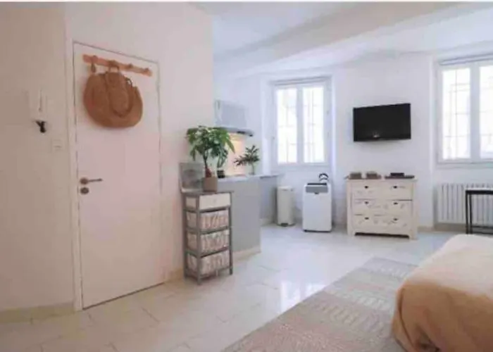 Apartamento Cosy Situé En Plein Cœur Du Vieil Antibes. Antibes
